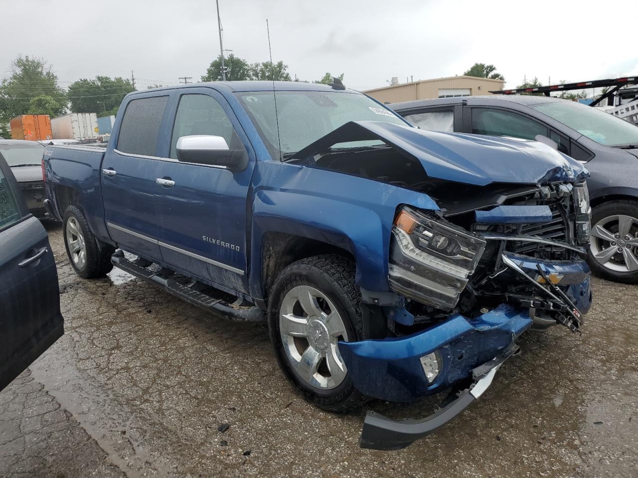 2017 CHEVROLET SILVERADO - Image 4