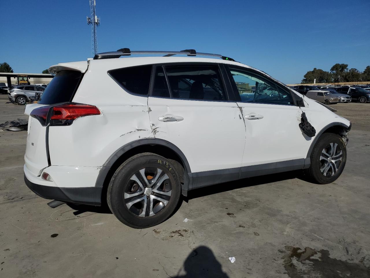 2016 TOYOTA RAV4 LE - Фото 3