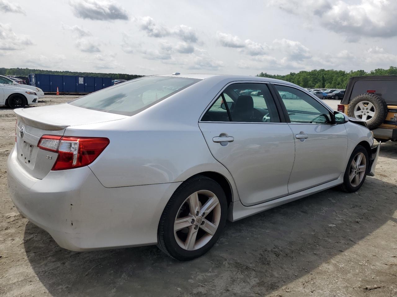 2014 TOYOTA CAMRY L - Фото 3