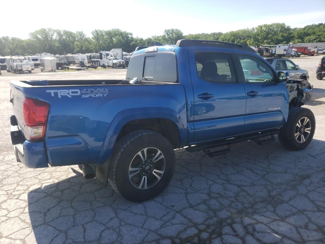 2017 TOYOTA TACOMA DOU - Фото 3