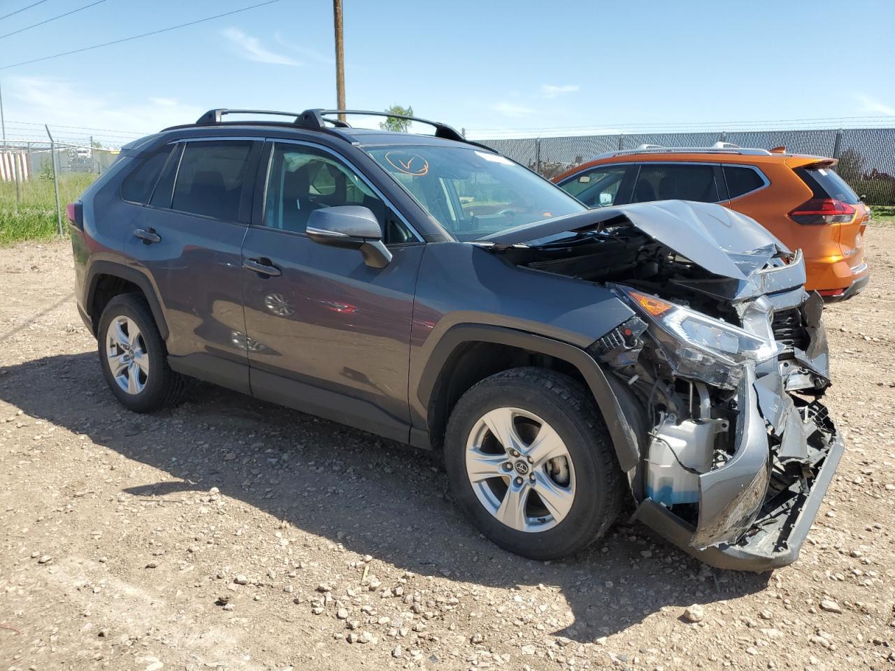2020 TOYOTA RAV4 XLE - Image 4