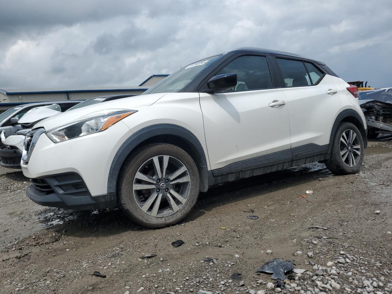 2018 NISSAN KICKS S car image