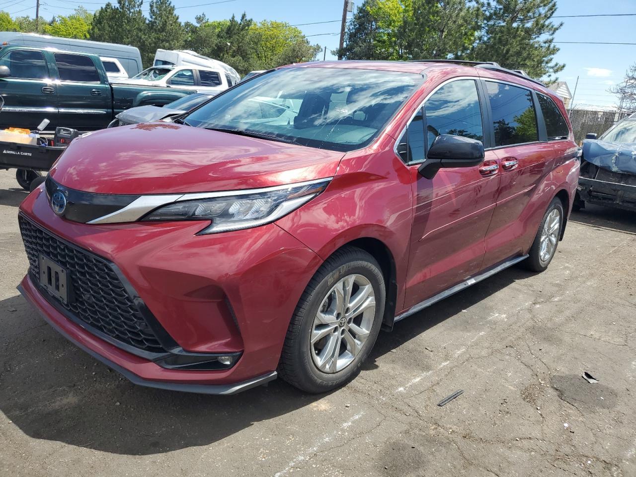 2022 TOYOTA SIENNA XSE car image