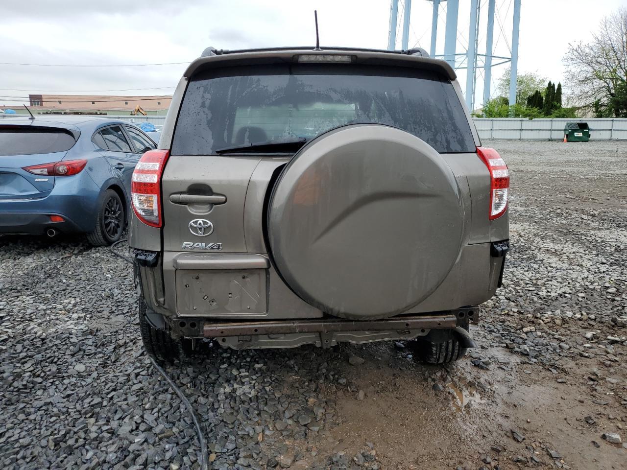 2011 TOYOTA RAV4 - Image 6