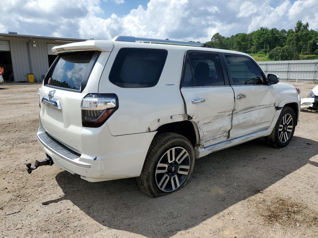 2017 TOYOTA 4RUNNER SR - Фото 3