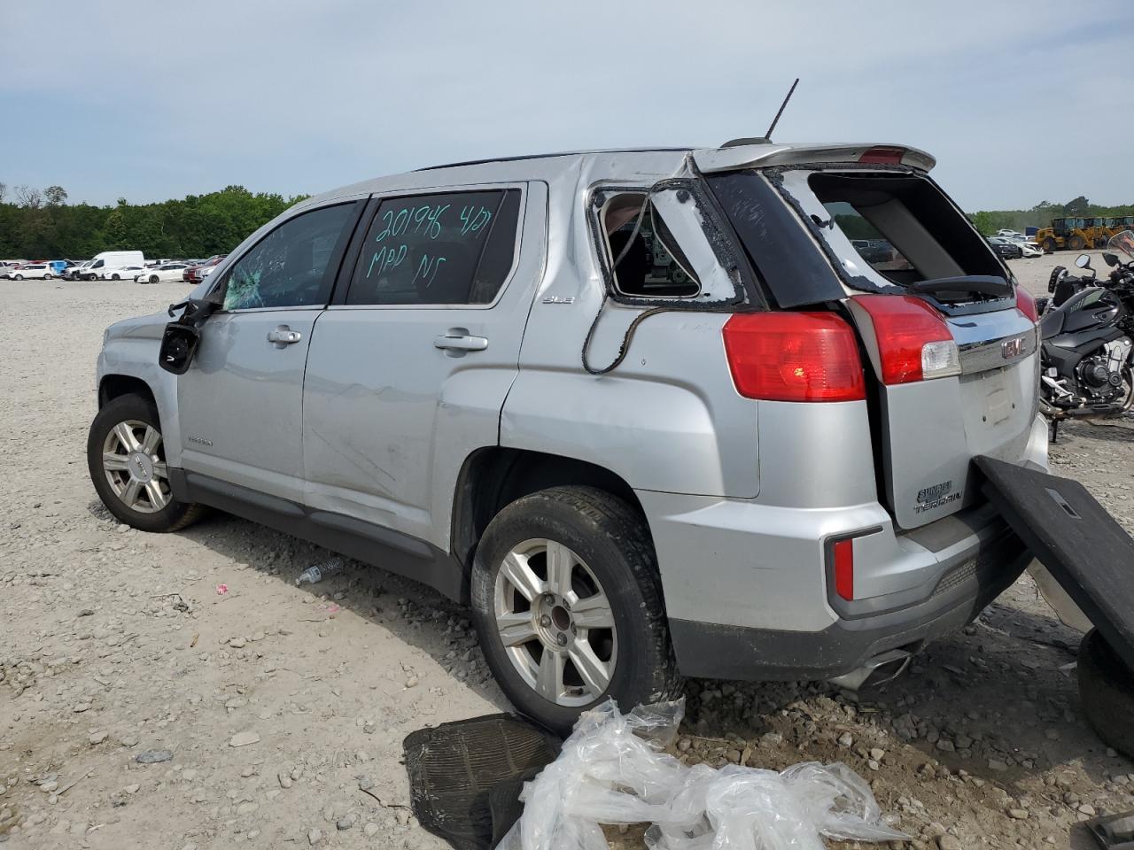 2016 GMC TERRAIN SL - Image 2