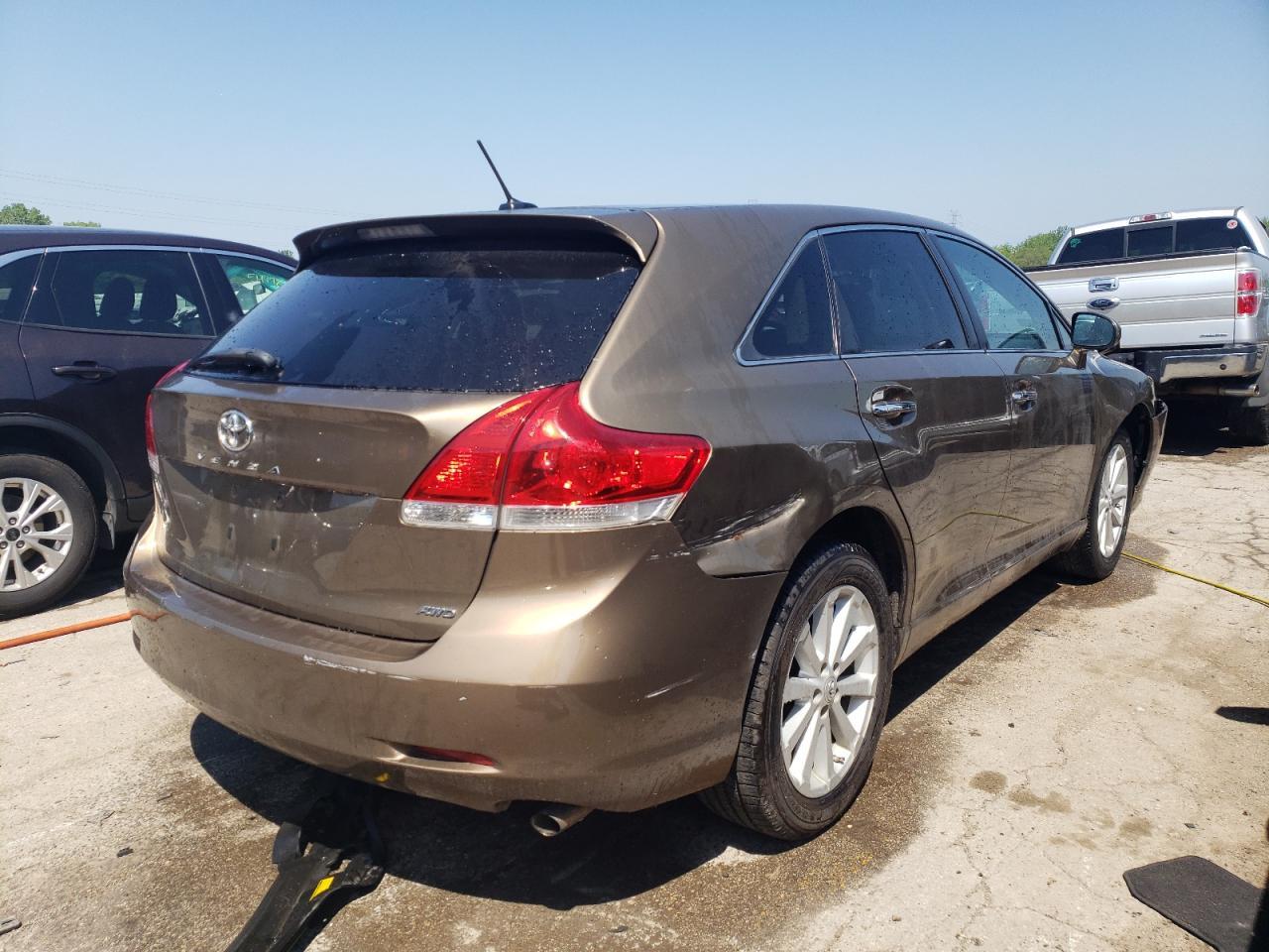 2011 TOYOTA VENZA - Фото 3
