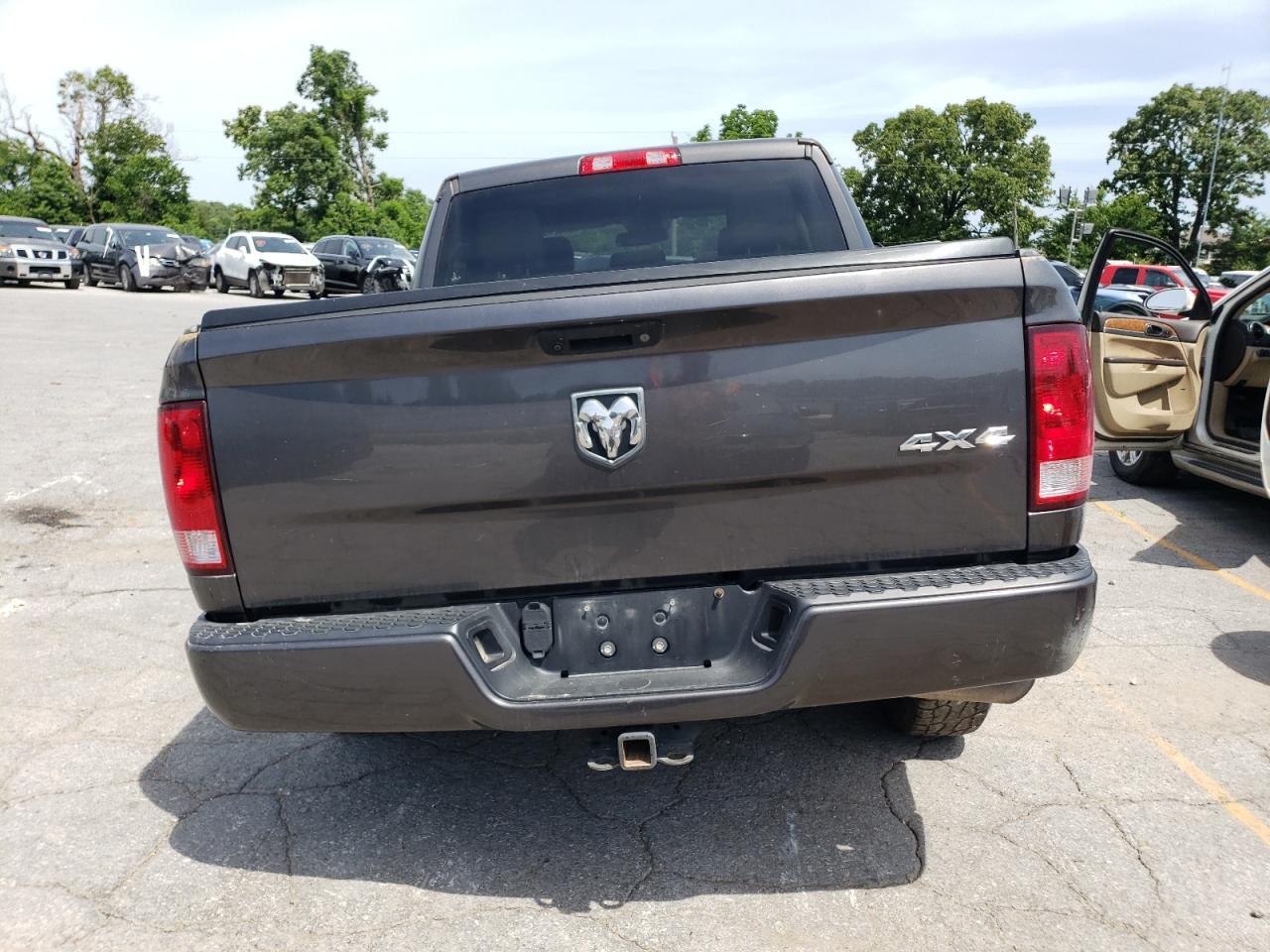 2018 RAM 1500 ST - Image 6