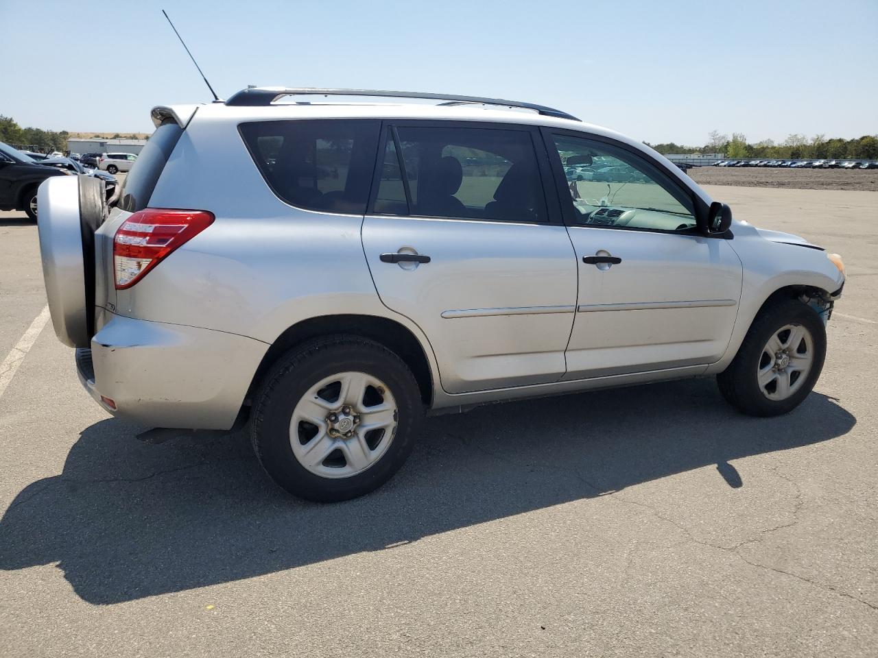 2011 TOYOTA RAV4 - Image 3