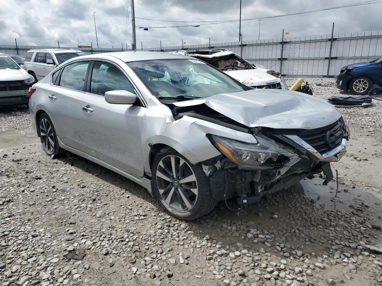 2017 NISSAN ALTIMA 2.5 - Фото 4