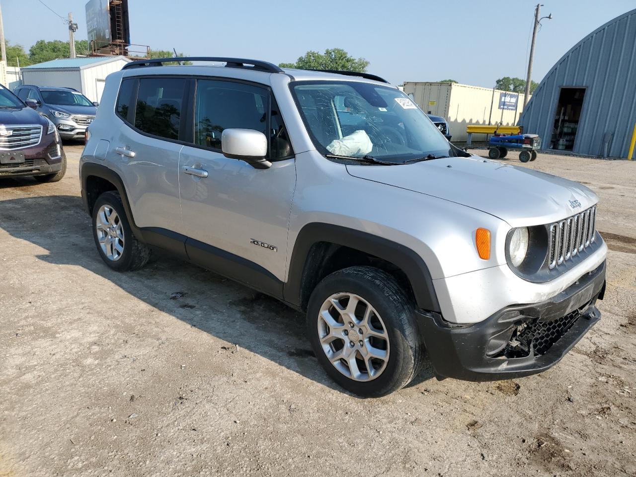 2017 JEEP RENEGADE L - Image 4
