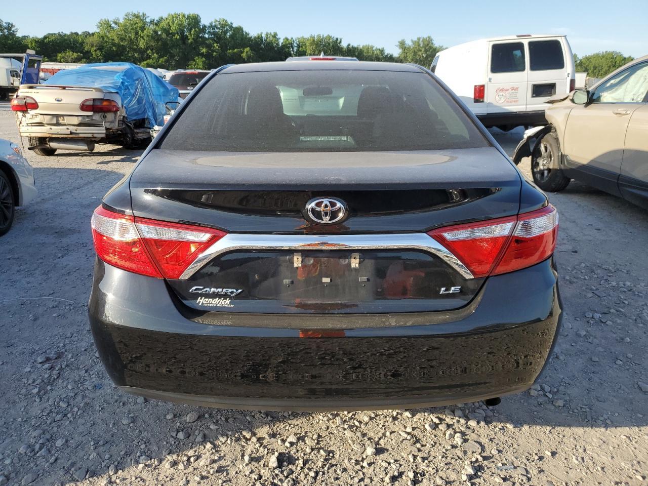 2017 TOYOTA CAMRY LE - Фото 6