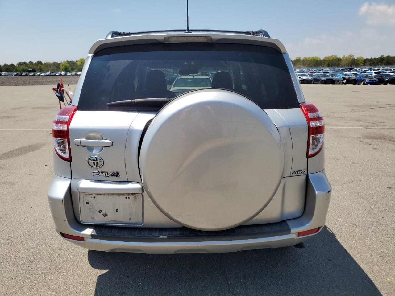 2011 TOYOTA RAV4 - Image 6