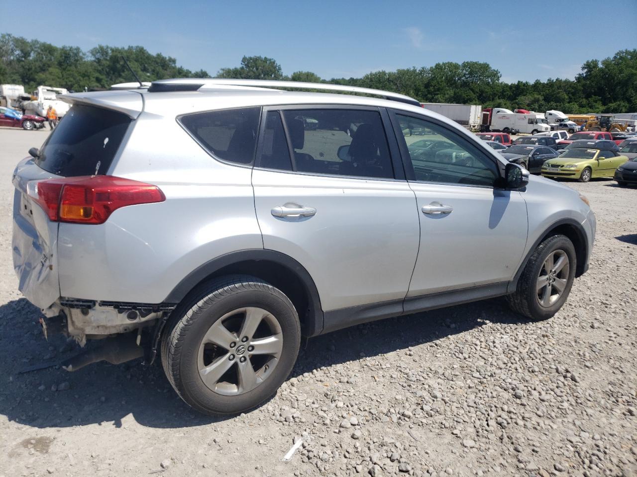 2015 TOYOTA RAV4 XLE - Фото 3
