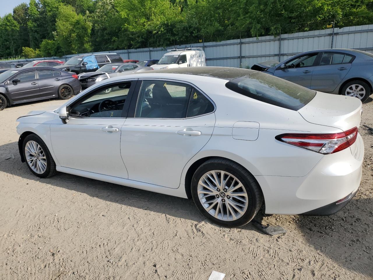 2018 TOYOTA CAMRY L - Фото 2