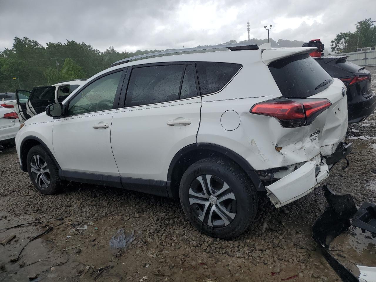 2018 TOYOTA RAV4 LE - Image 2