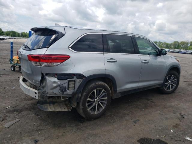 2019 Toyota Highlander Se - Фото 3