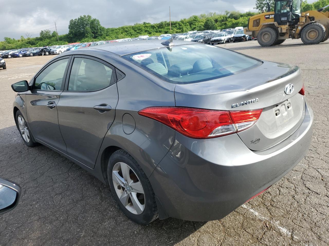 2013 HYUNDAI ELANTRA GL - Image 2