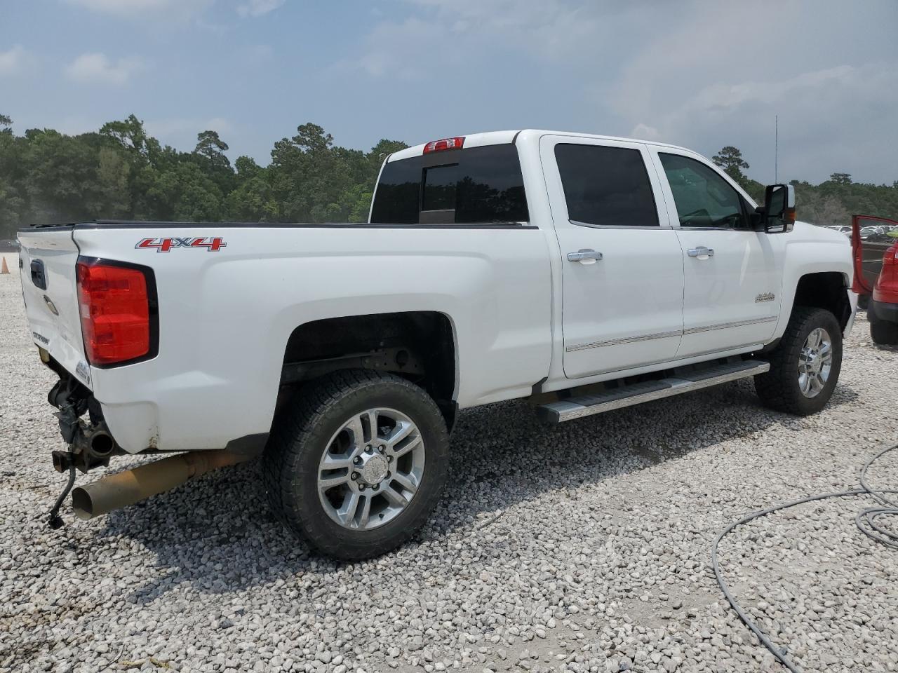 2017 CHEVROLET SILVERADO - Фото 3