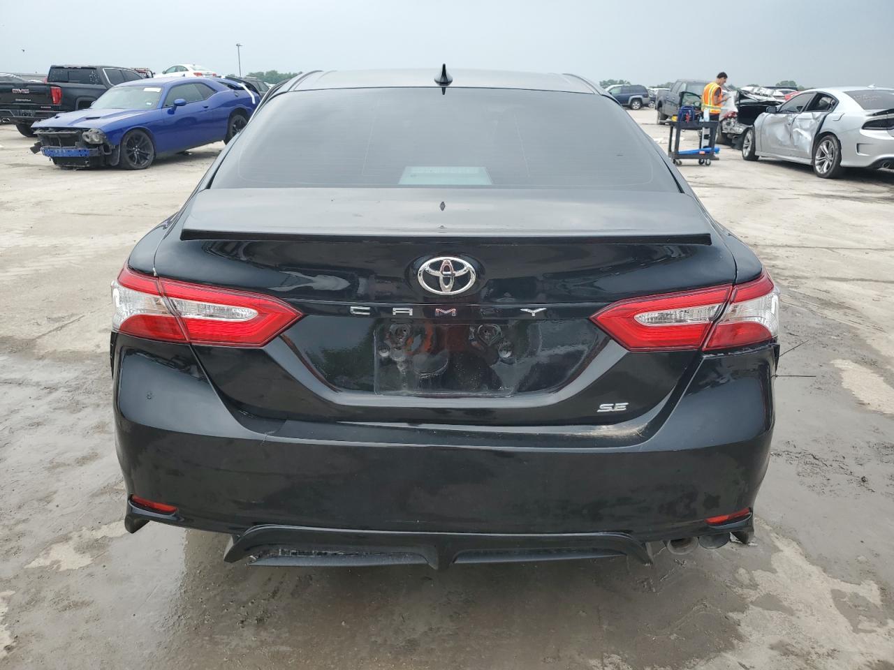 2020 TOYOTA CAMRY SE - Image 6