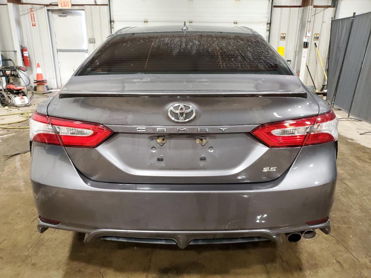 2020 TOYOTA CAMRY SE - Фото 6
