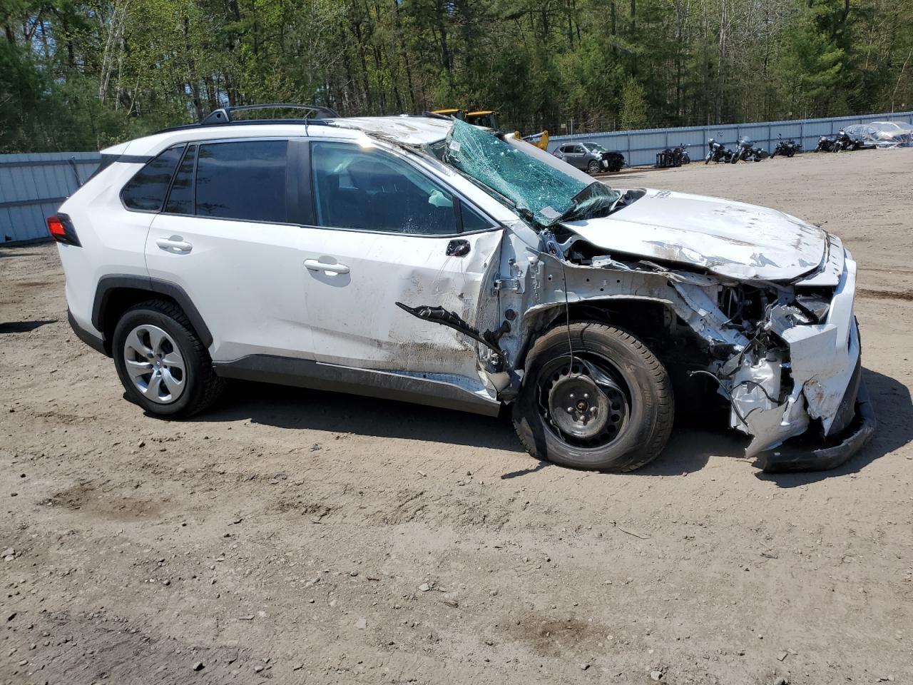 2021 TOYOTA RAV4 LE - Фото 4