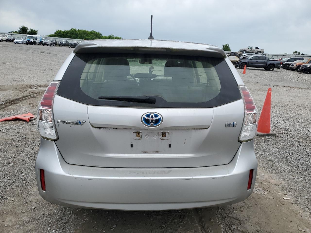 2015 TOYOTA PRIUS V - Image 6