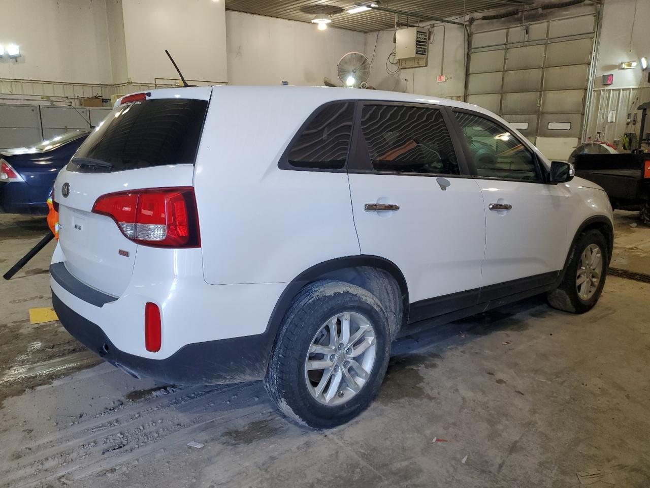 2015 KIA SORENTO LX - Фото 3