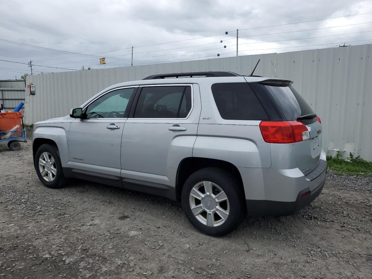 2013 GMC TERRAIN SL - Image 2