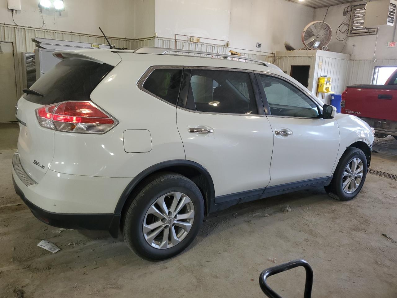 2016 NISSAN ROGUE S - Фото 3