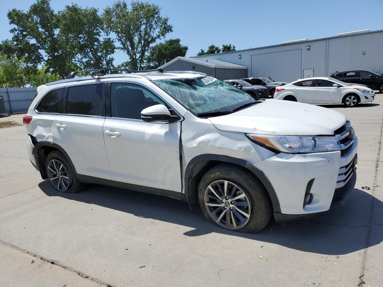 2019 TOYOTA HIGHLANDER - Image 4