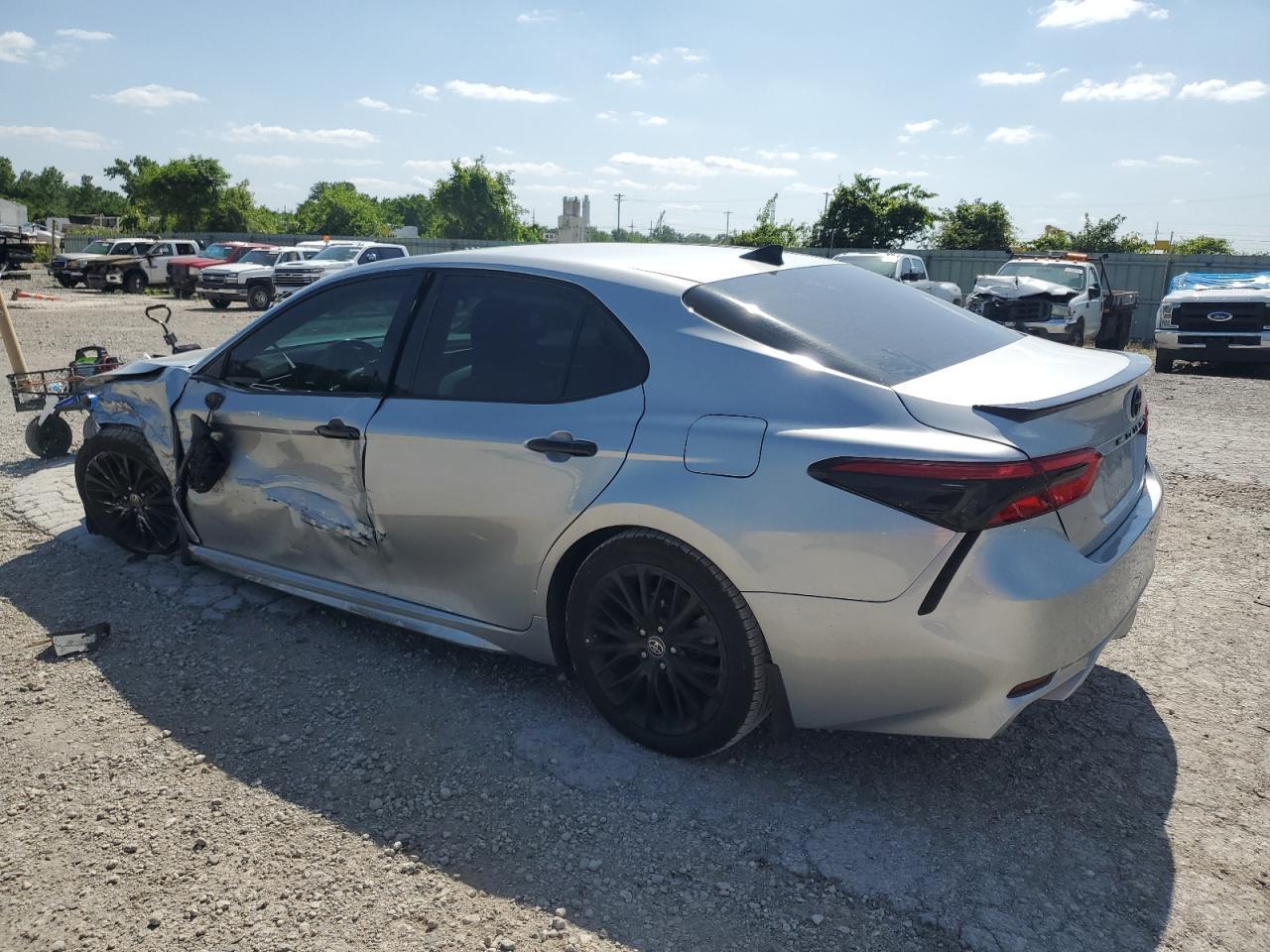 2020 TOYOTA CAMRY SE - Image 2