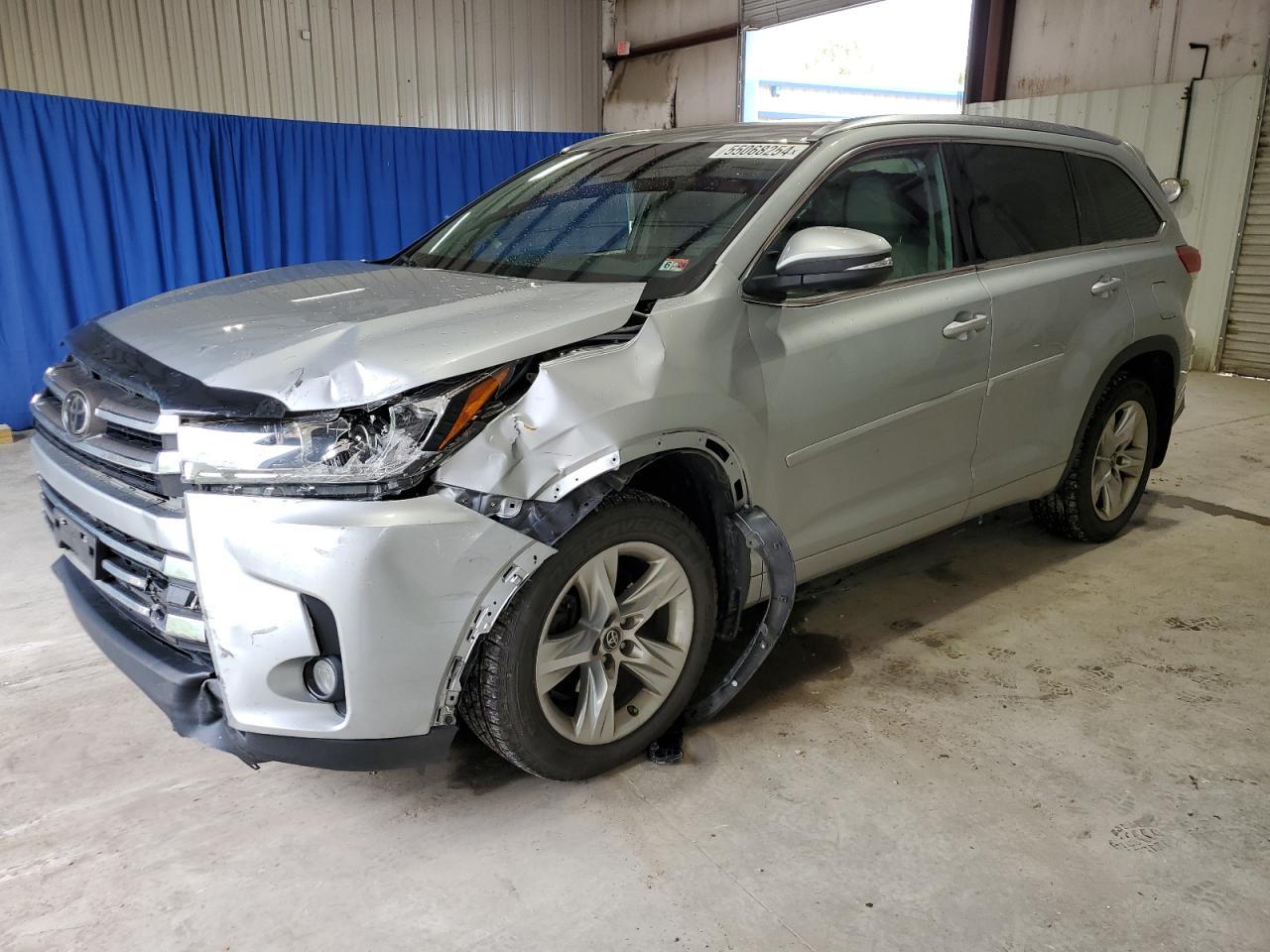 2018 TOYOTA HIGHLANDER car image