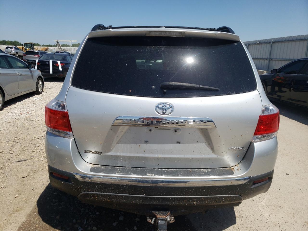 2011 TOYOTA HIGHLANDER - Фото 6