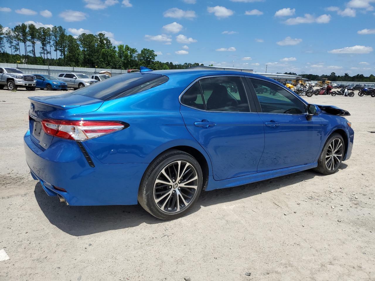 2020 TOYOTA CAMRY SE - Image 3