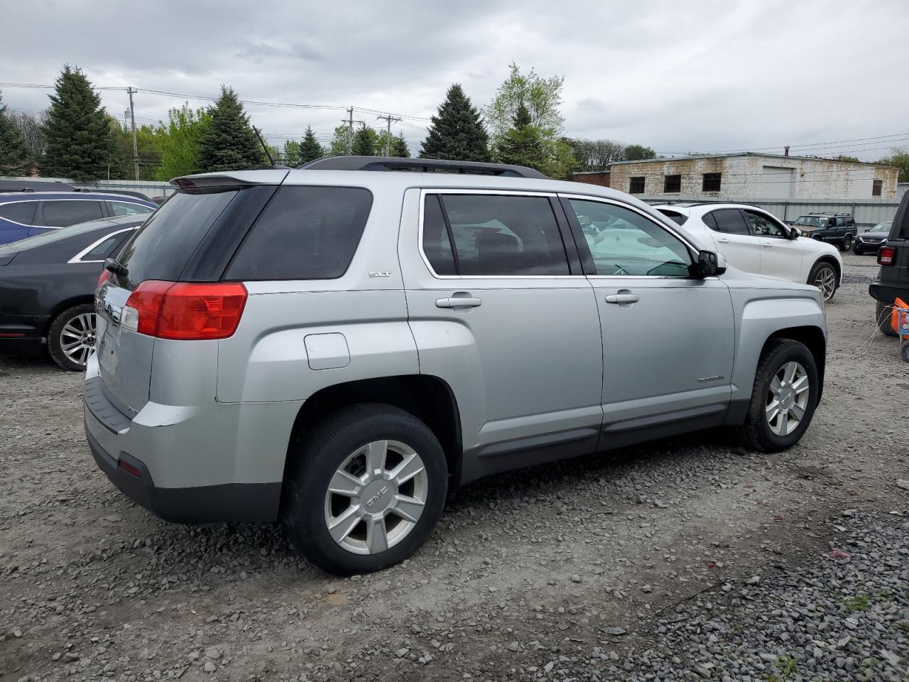 2013 GMC TERRAIN SL - Image 3
