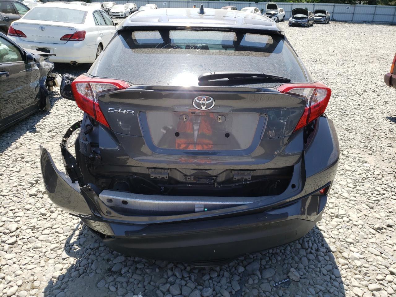 2018 TOYOTA C-HR XLE - Image 6