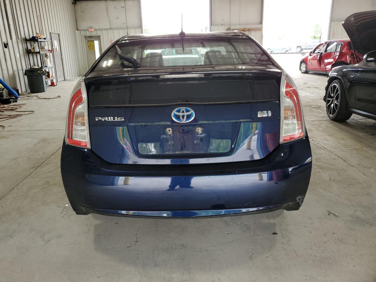2015 TOYOTA PRIUS - Image 6