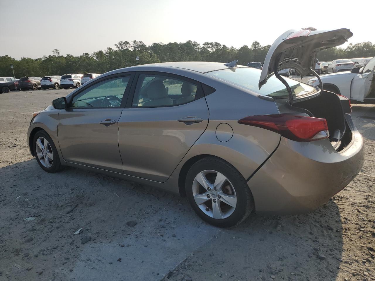 2013 HYUNDAI ELANTRA GL - Image 2