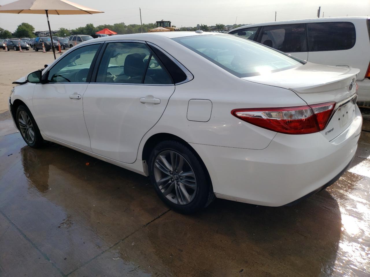 2016 TOYOTA CAMRY LE - Фото 2