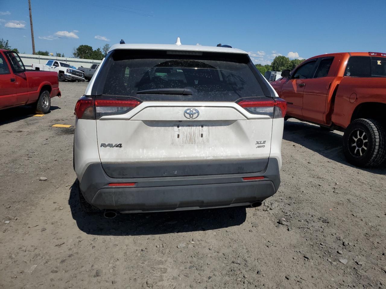 2022 TOYOTA RAV4 XLE - Image 6