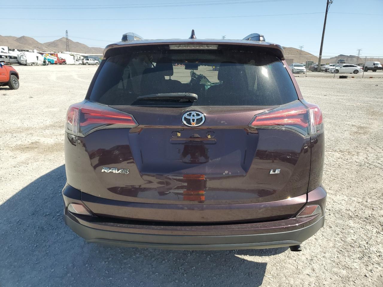 2017 TOYOTA RAV4 LE - Фото 6