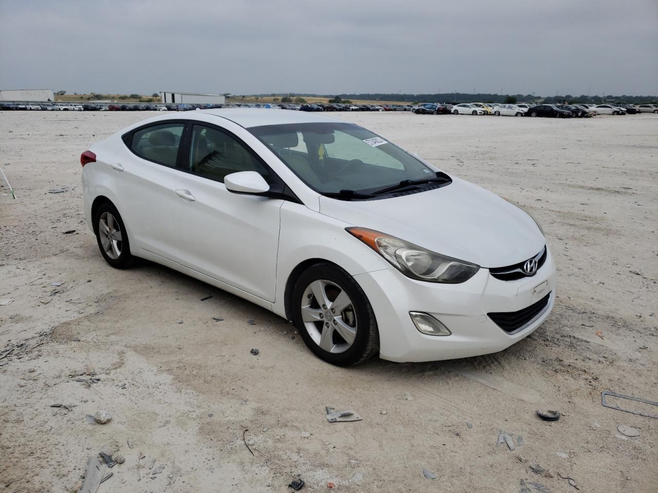 2013 HYUNDAI ELANTRA GL - Image 4