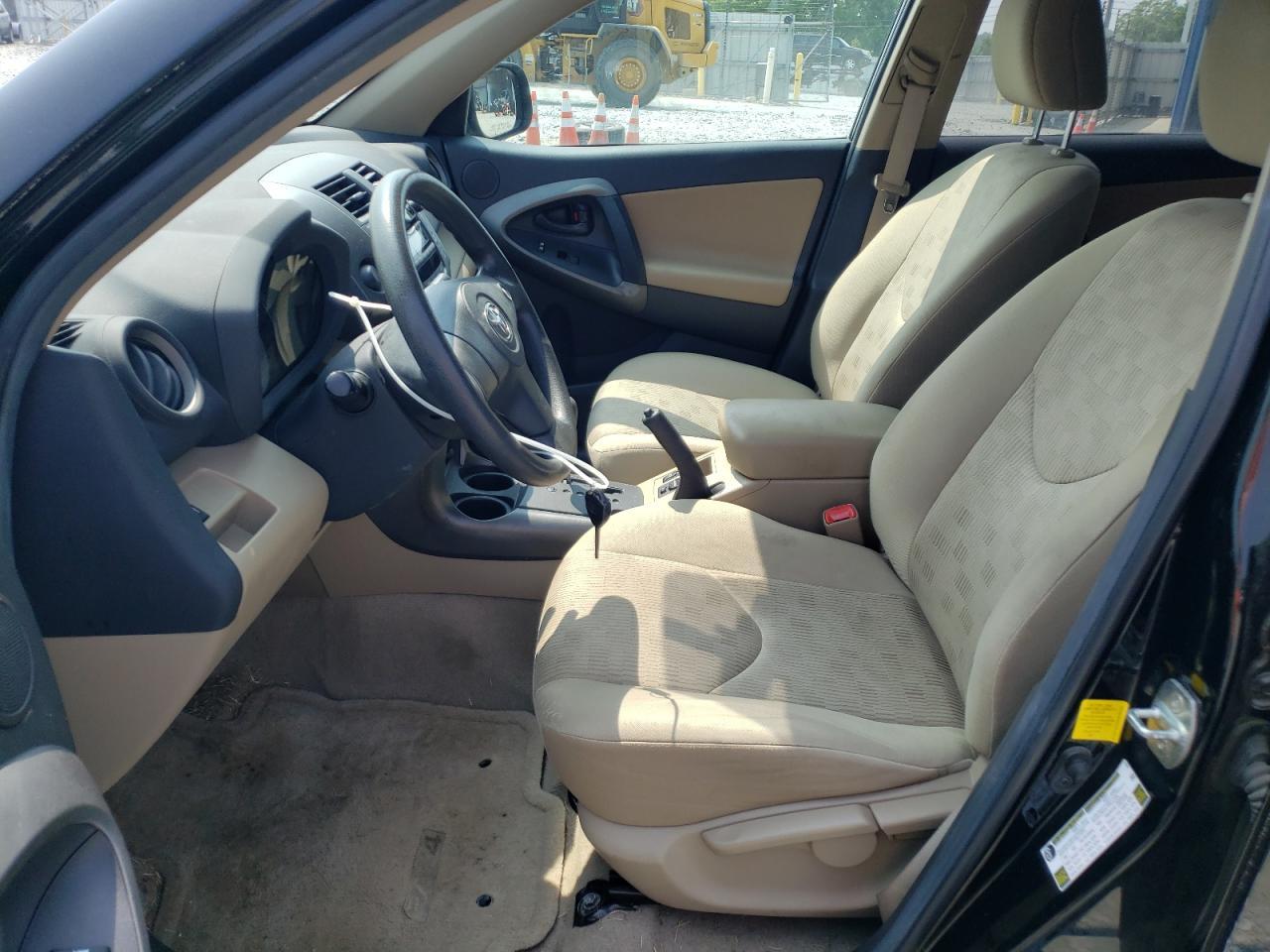 2011 TOYOTA RAV4 - Фото 7