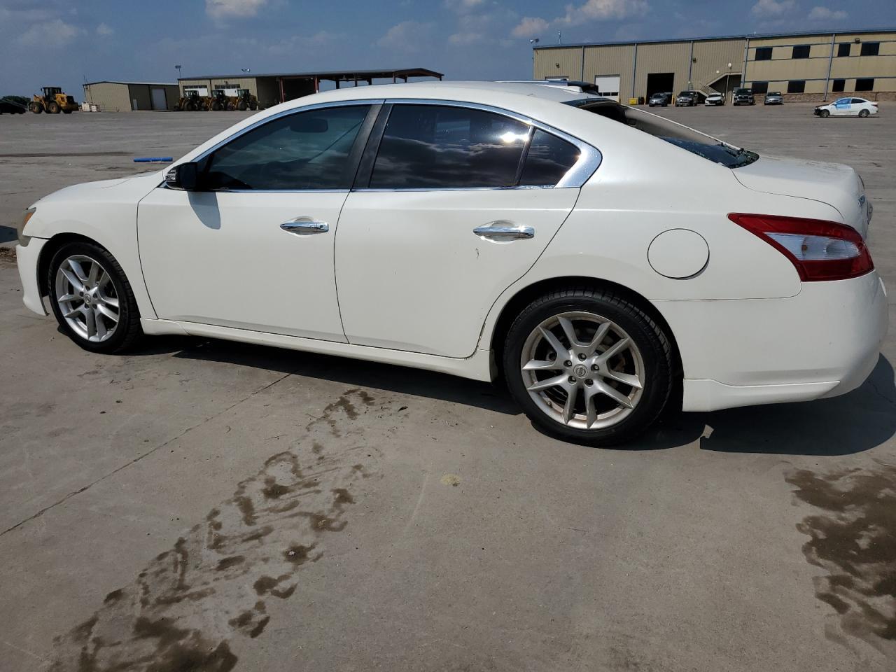 2011 NISSAN MAXIMA S - Фото 2