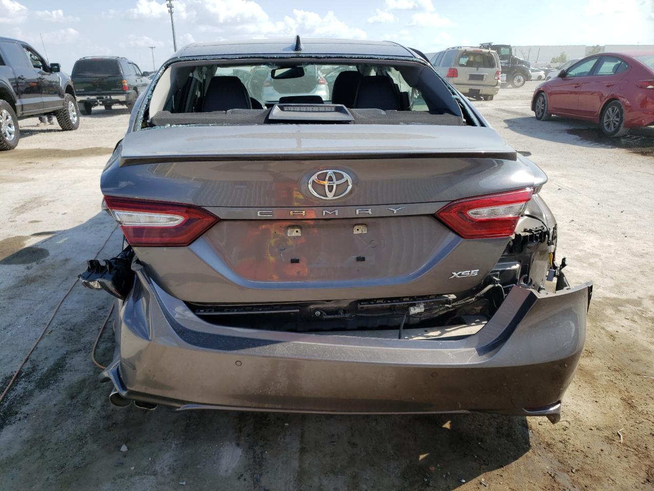 2018 TOYOTA CAMRY XSE - Image 6