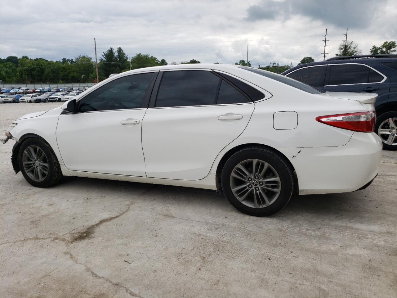 2015 TOYOTA CAMRY LE - Image 2
