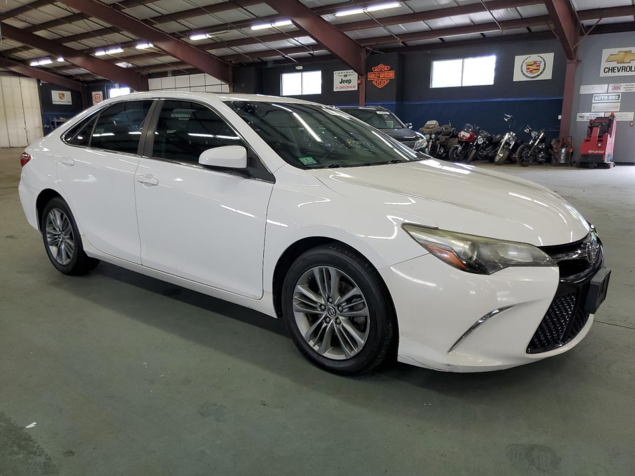 2015 TOYOTA CAMRY LE - Фото 4
