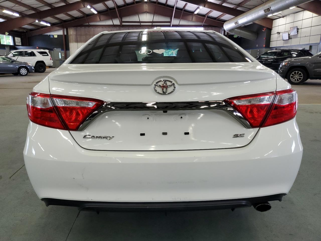 2015 TOYOTA CAMRY LE - Фото 6