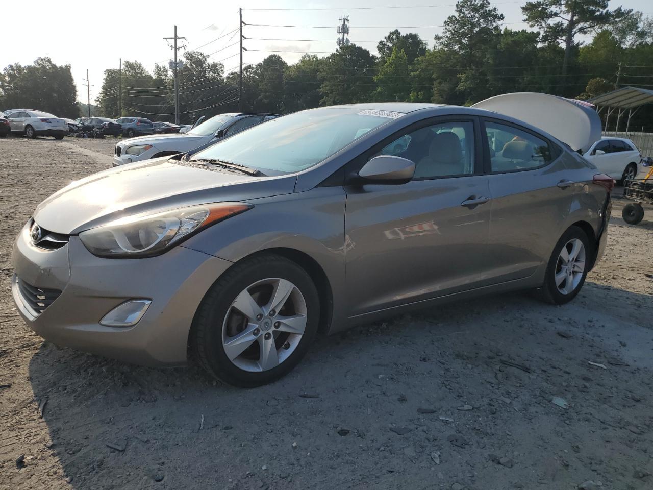 2013 HYUNDAI ELANTRA GL